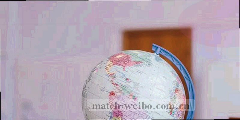 多个数据流汇聚到中央节点的抽象图